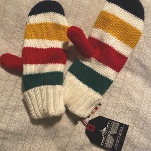 Hudson Bay Mittens, NWT